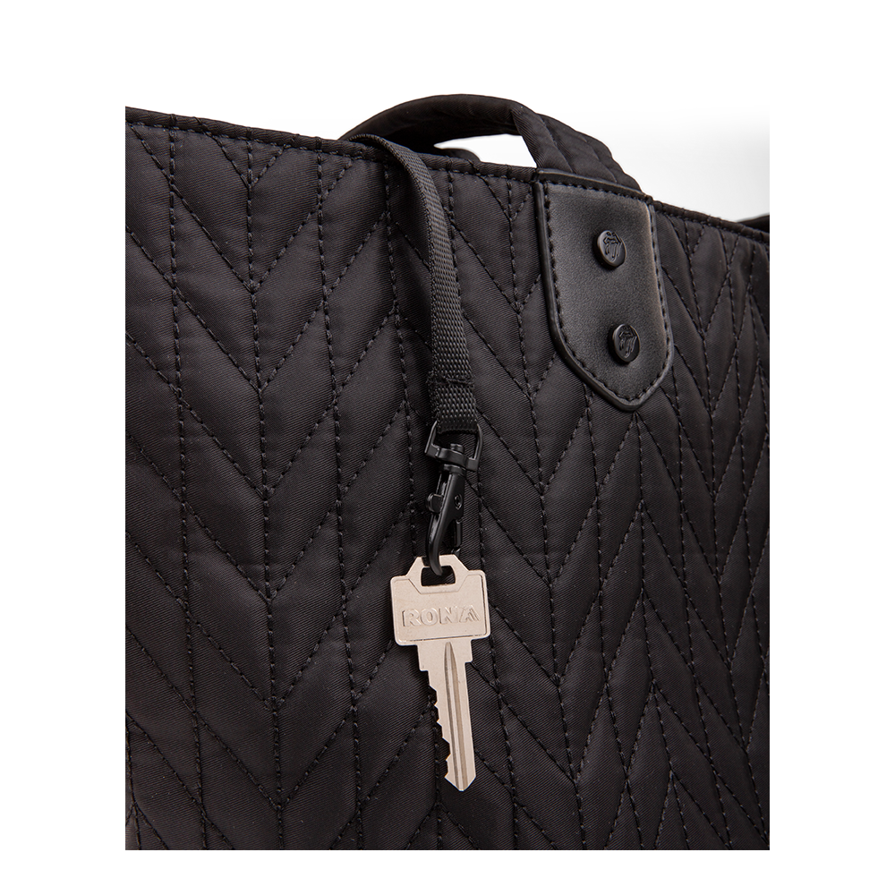 Iconic Quilted Tote keyleash