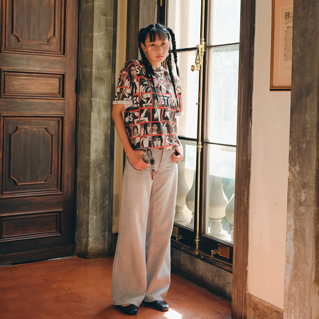 Oversized Vintage Print T-Shirt Model