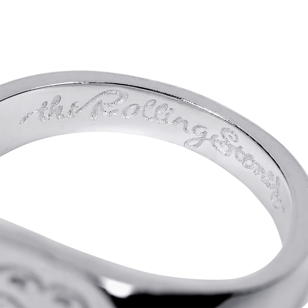 Tongue Signet Ring engraving