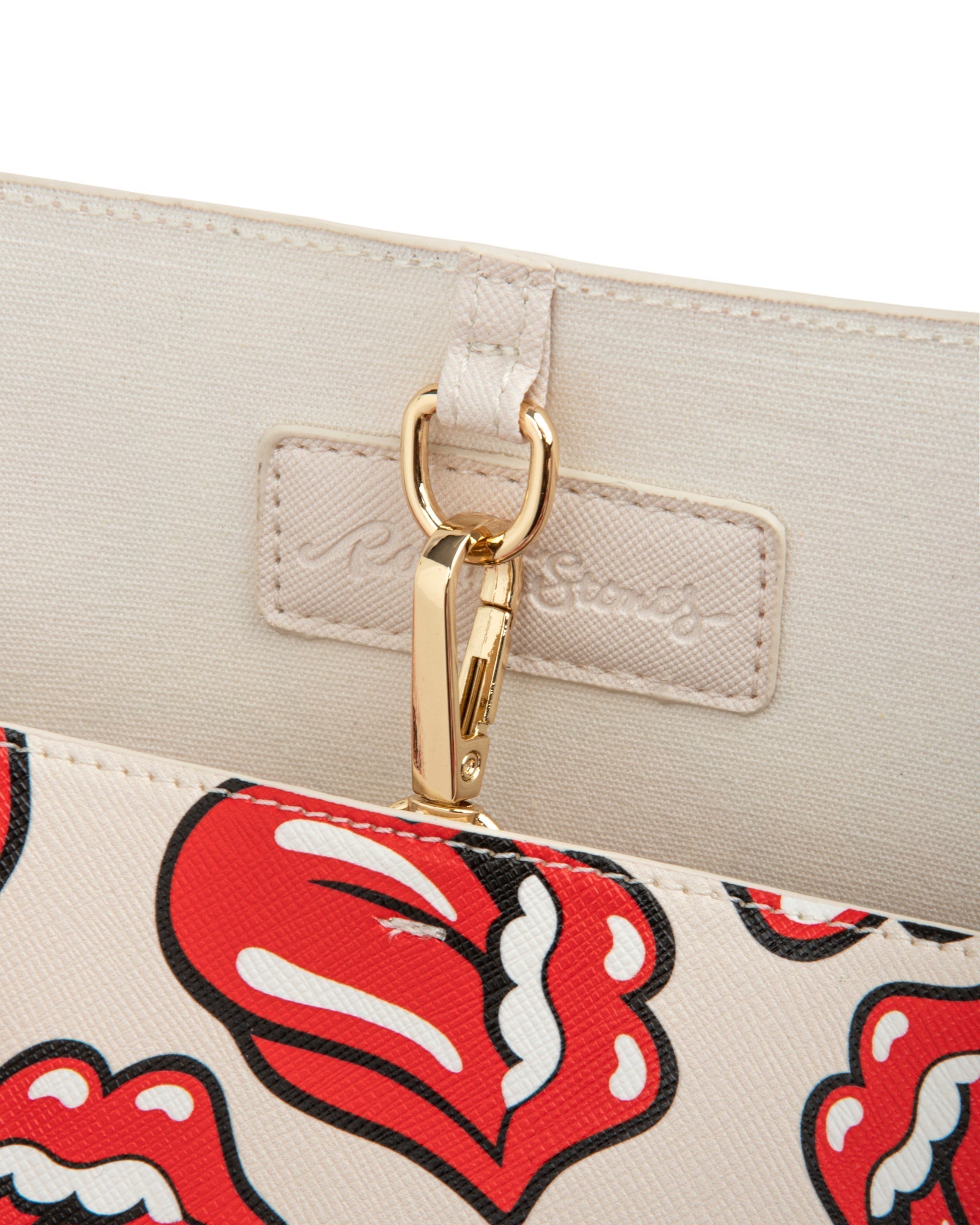AOP CLASSIC LOGO PREMIUM VEGAN LEATHER TOTE - IMG 4