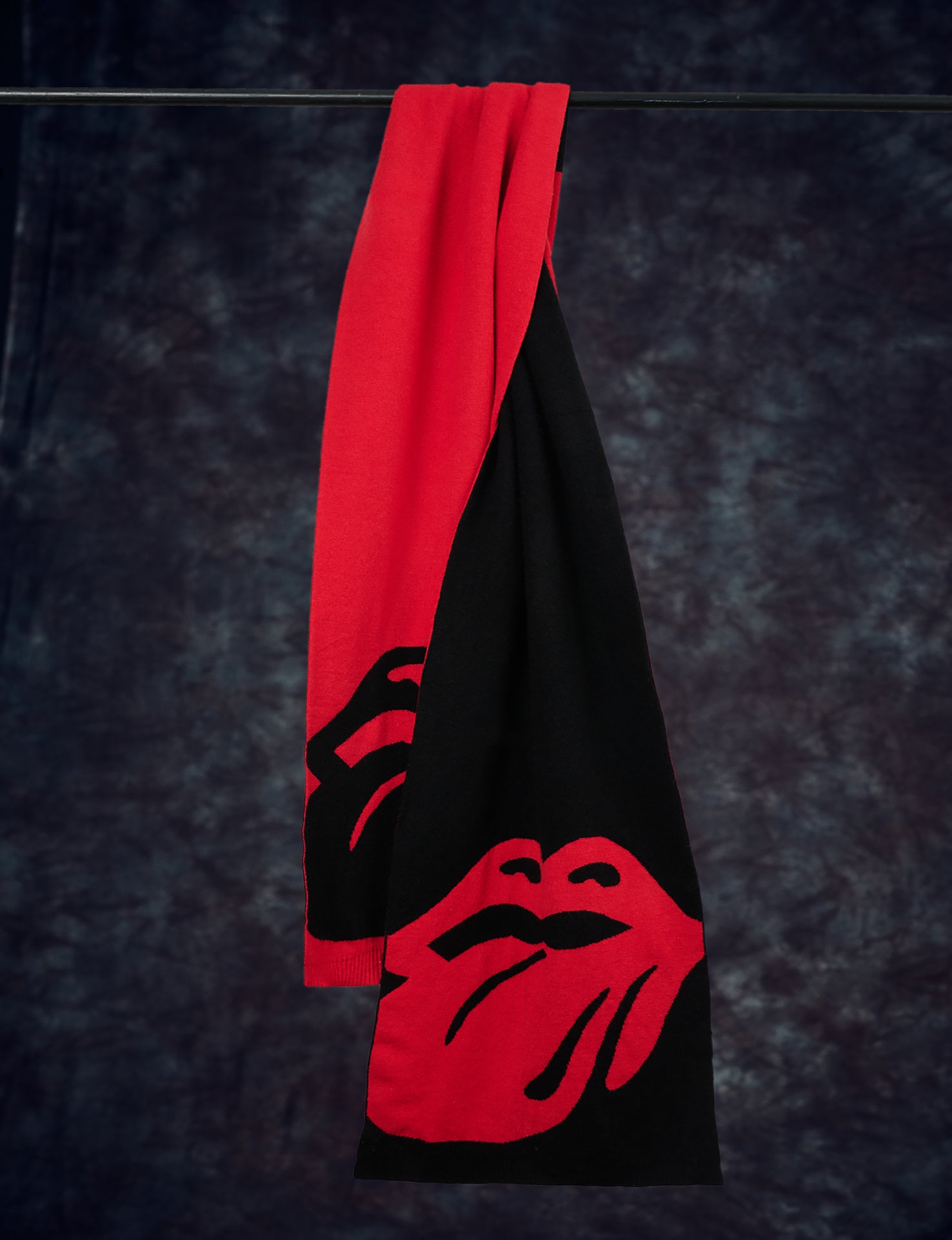 No9 Carnaby Knit Tongue Scarf