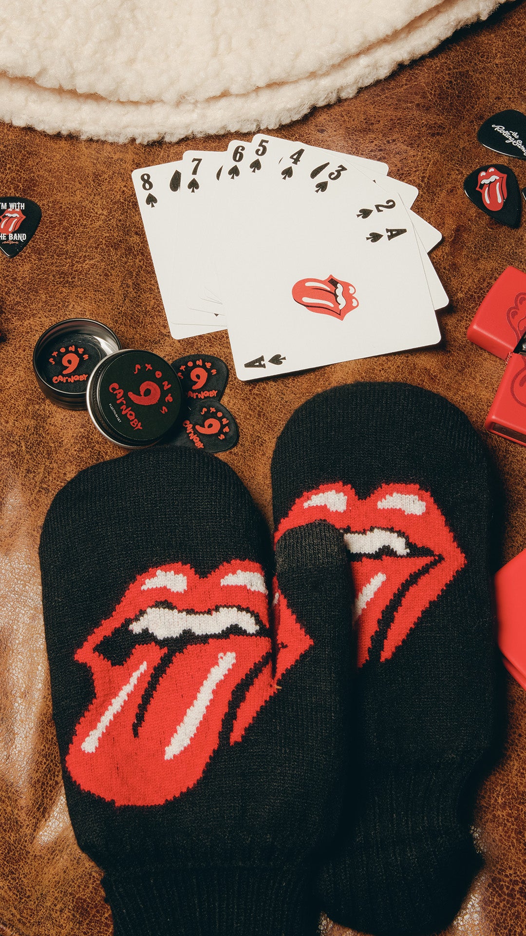 Classic Tongue Knitted Intarsia Mittens Lifestyle
