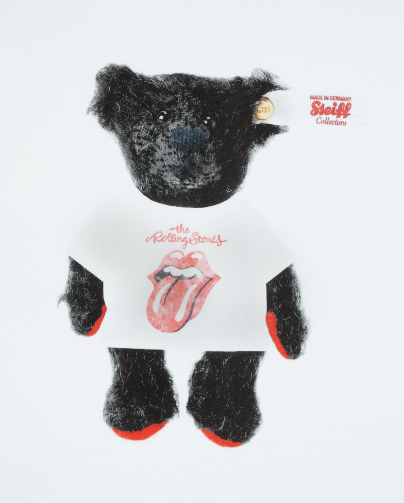 RS No. 9 x Steiff Black Bear T-Shirt Detail